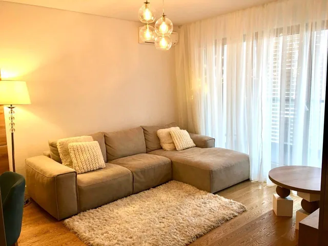 Квартира 3+1 в районе Нови Београд