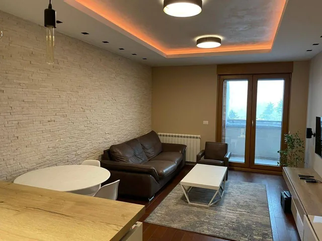 Квартира 2+1 в районе Нови Београд