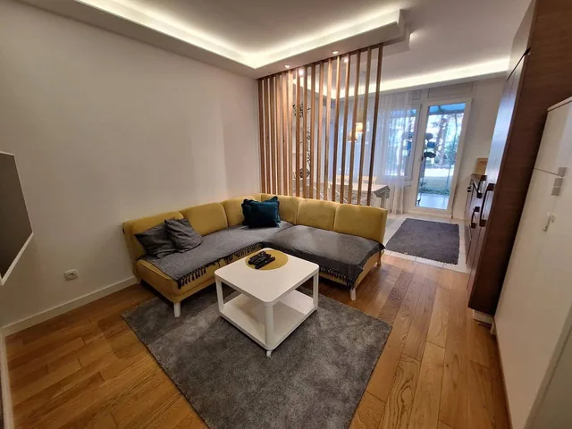 Квартира 2.5+1 в районе Нови Београд