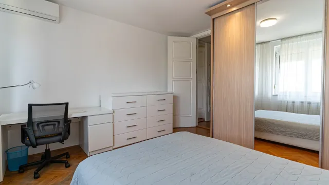 Квартира 4+1 в районе Савски венац